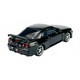NISSAN SKYLINE GT-R34 V-SPEC II modellautó, 1:32, fekete, 15x6x4,5cm, készlet ajtókkal és fényekkel.