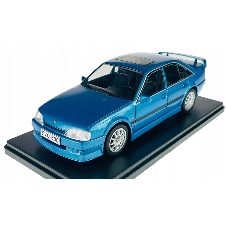 Masinuta de colectie, WhiteBox, Opel Omega Evolution 500, 1:24, deschidere usi, albastru, 17,5x7cm