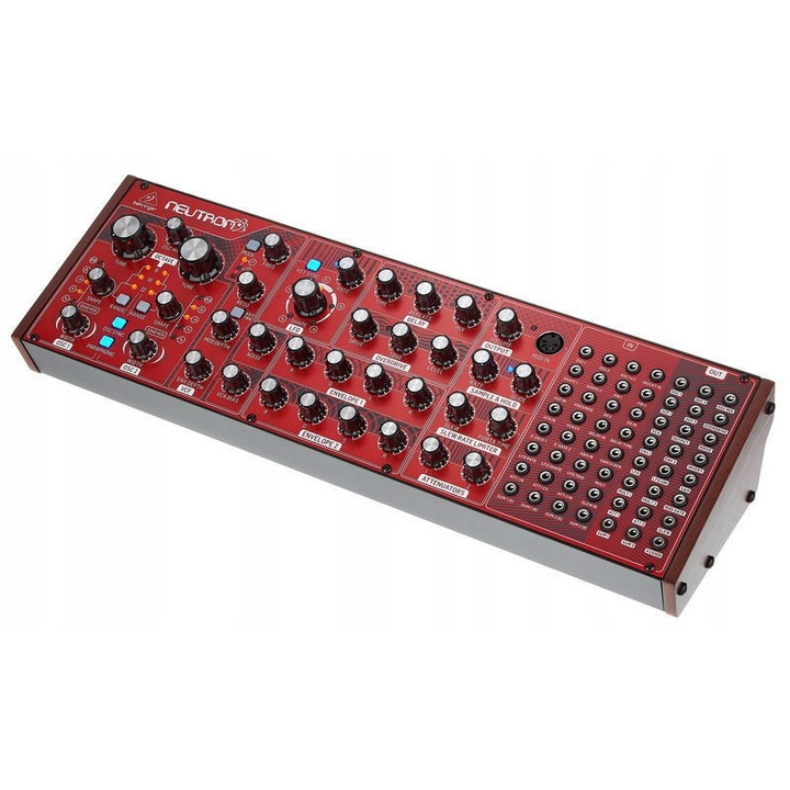 Sintetizator semi-modular Neutron, 2 oscilatoare, VCF autooscilatie, analogic, 32x24 conexiuni