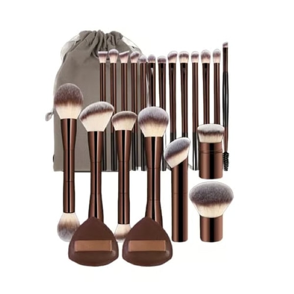コスメセット　【おまけ付き】　mac CHANEL kiko innisfree Snow-Kissed Holiday Timeless Look Makeup Gift Set | KIKO Milano KSA