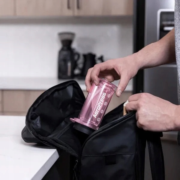Cafetiere AeroPress Clear Pink, 50 filtre, Tritan, roz, set