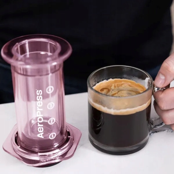 Cafetiere AeroPress Clear Pink, 50 filtre, Tritan, roz, set