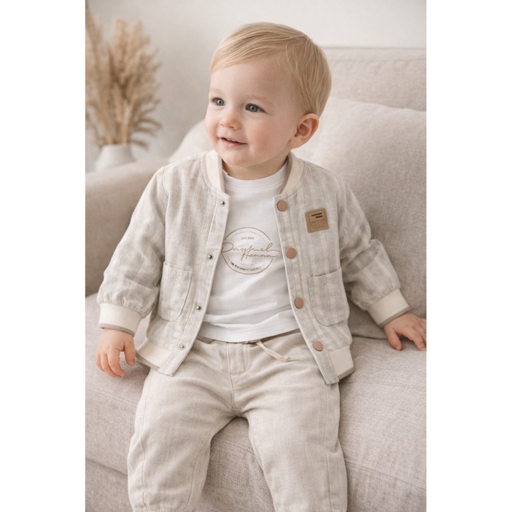 Set baieti 3 piese din in jacheta usoara tricou si pantaloni bej