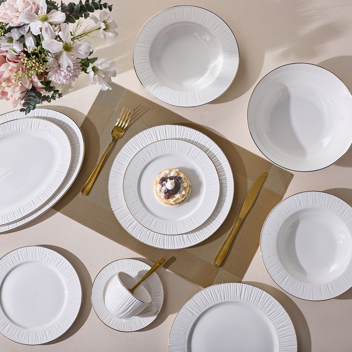 Serviciu de masa 40 piese "Soare", portelan – Set farfurii 12 persoane, detalii relief, margine aurie