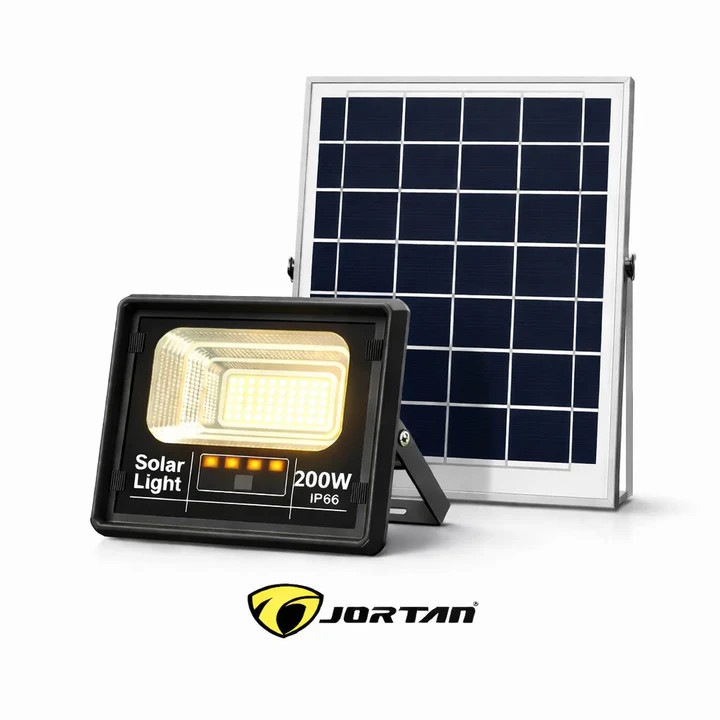 Proiector Solar LED JORTAN® 200W, Exterior IP66, Panou Solar Extern, Telecomanda, Lumina Alb Rece 6500K, Autonomie Mare, Iluminare Puternica pentru Curte, Alee, Garaj si Parcare