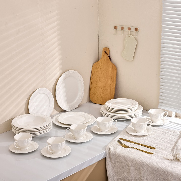 Serviciu de masa 30 piese "Antic", portelan – set farfurii si cesti 6 persoane, decor in relief