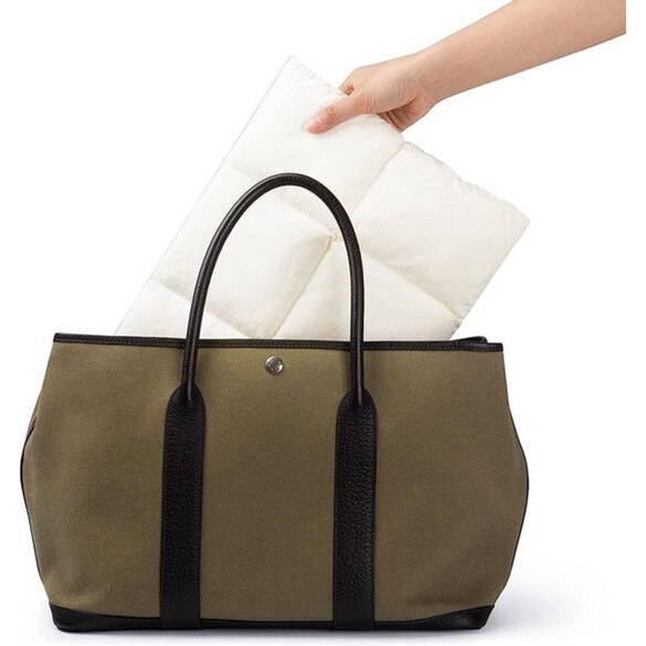 Geanta laptop, 13-14 inch, design pufos, impermeabil, dimensiuni 35x24x1.8cm