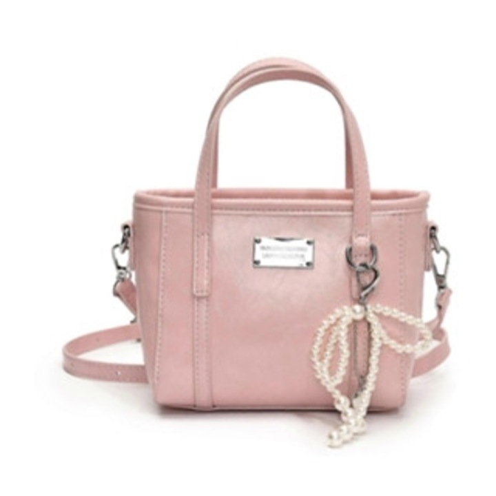 Fehér válltáska, ökológiai bőr charm-mal, crossbody táska nőknek