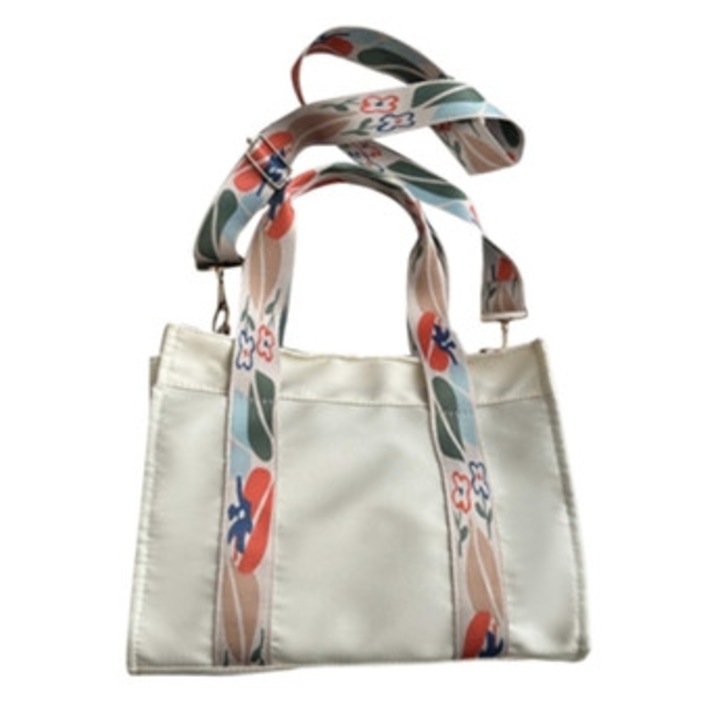 Széles pántos crossbody táska, nagy kapacitású, mindennapi használatra és utazáshoz