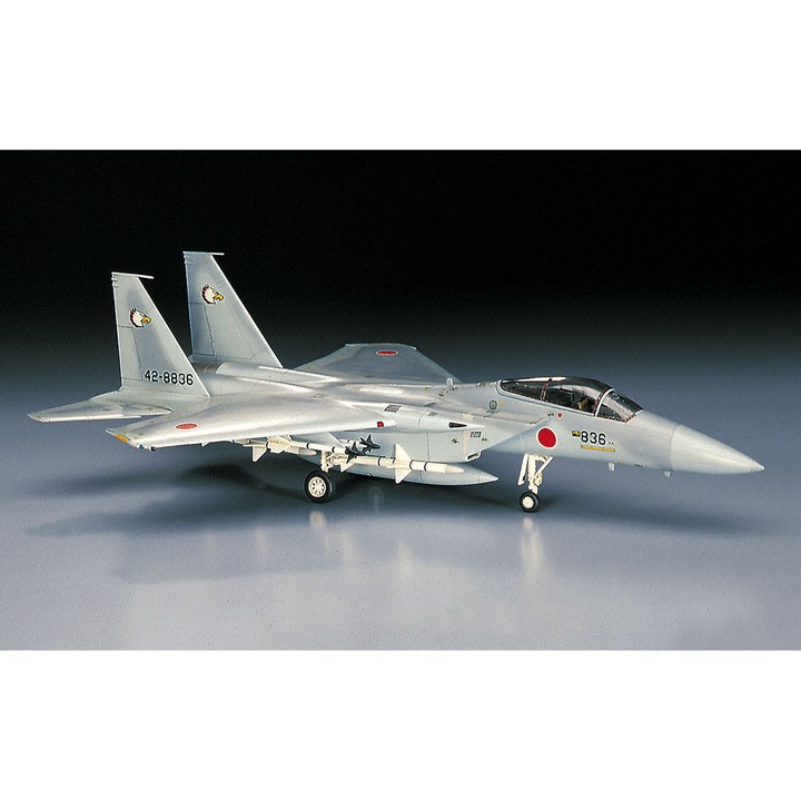 Hasegawa F-15J Eagle 1:72 műanyag modell, készlet, útmutatóval, festékek és ragasztó nélkül