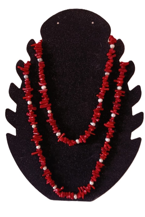 Hosszú nyaklánc vörös korallból és tenyésztett gyöngyökből, 100 cm