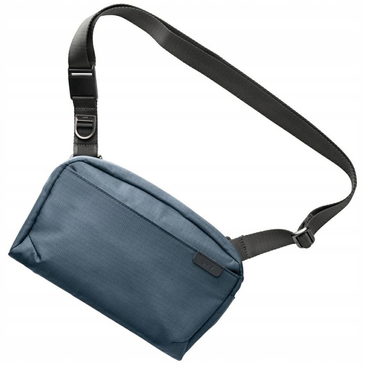 Чанта UNIQ Arden Sling 2L, синя, от rPET материал, капацитет 2L