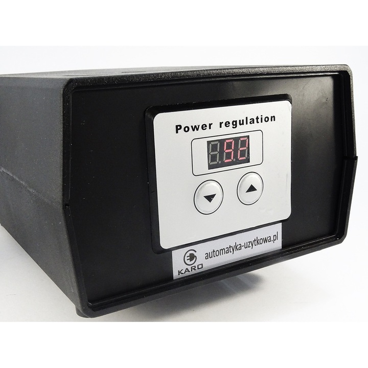 Feszültségszabályzó 230V, 3,5kW, méretek 180x145x95mm, fekete