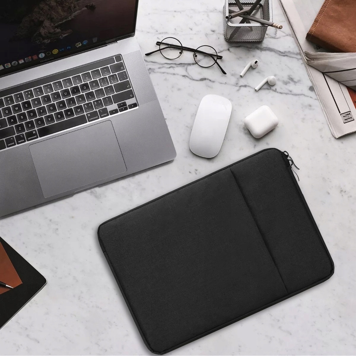 Etui Soft Case pentru MacBook Air 13" M1 si 13,3" Retina M1, ArmorCase, negru, 35x25x2cm