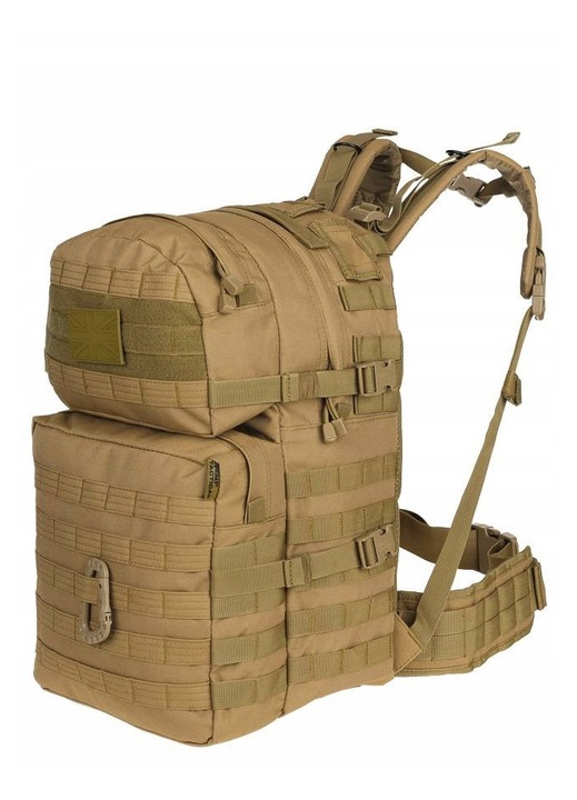 Kombat Tactical ASSAULT 40L katonai hátizsák, Coyote, 50x30x30cm, PVC karabinerrel és Nagy-Britannia zászlós tapasszal