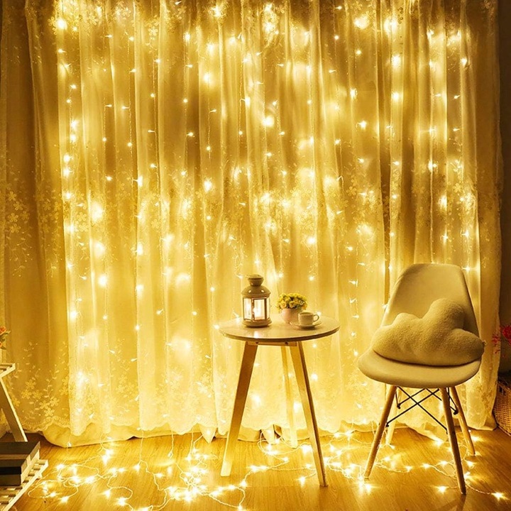 LED коледни лампички Aigostar, тип завеса, 300 светлини, 3x3м, с дистанционно управление, 8 режима