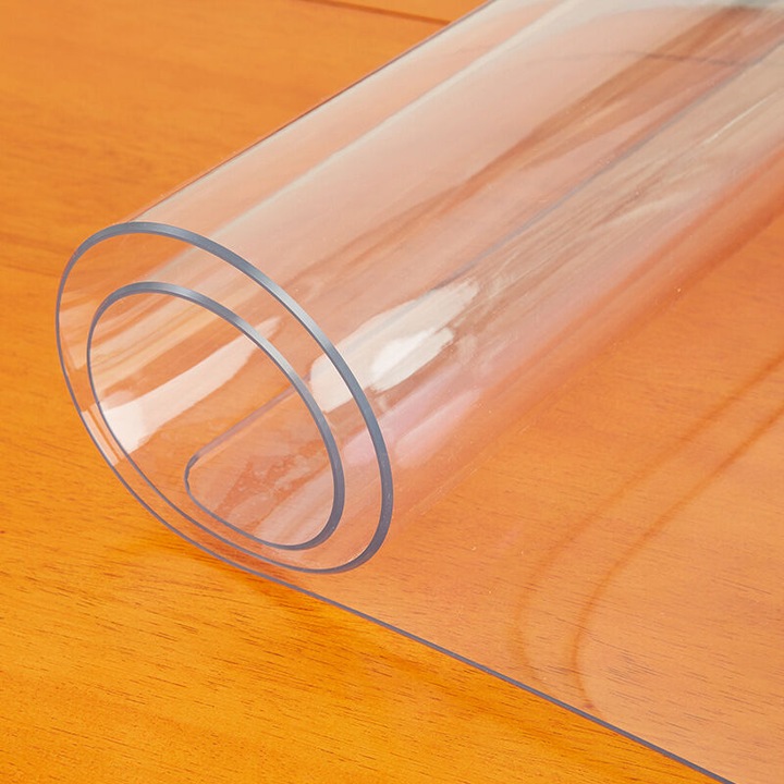 Átlátszó PVC asztalterítő 90x160cm, 1.5mm vastagság, lekerekített sarkok, könnyen tisztítható