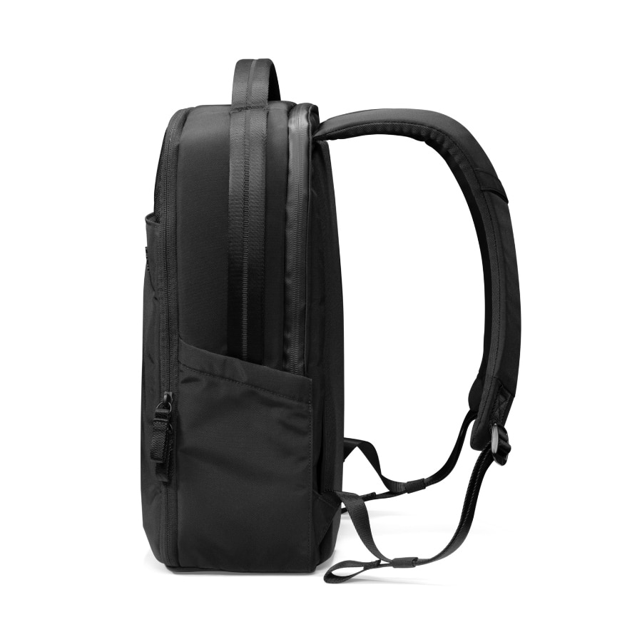 Rucsac pentru laptop Tomtoc Voyage T50, capacitate 20L, negru, dimensiuni 45x33x17cm