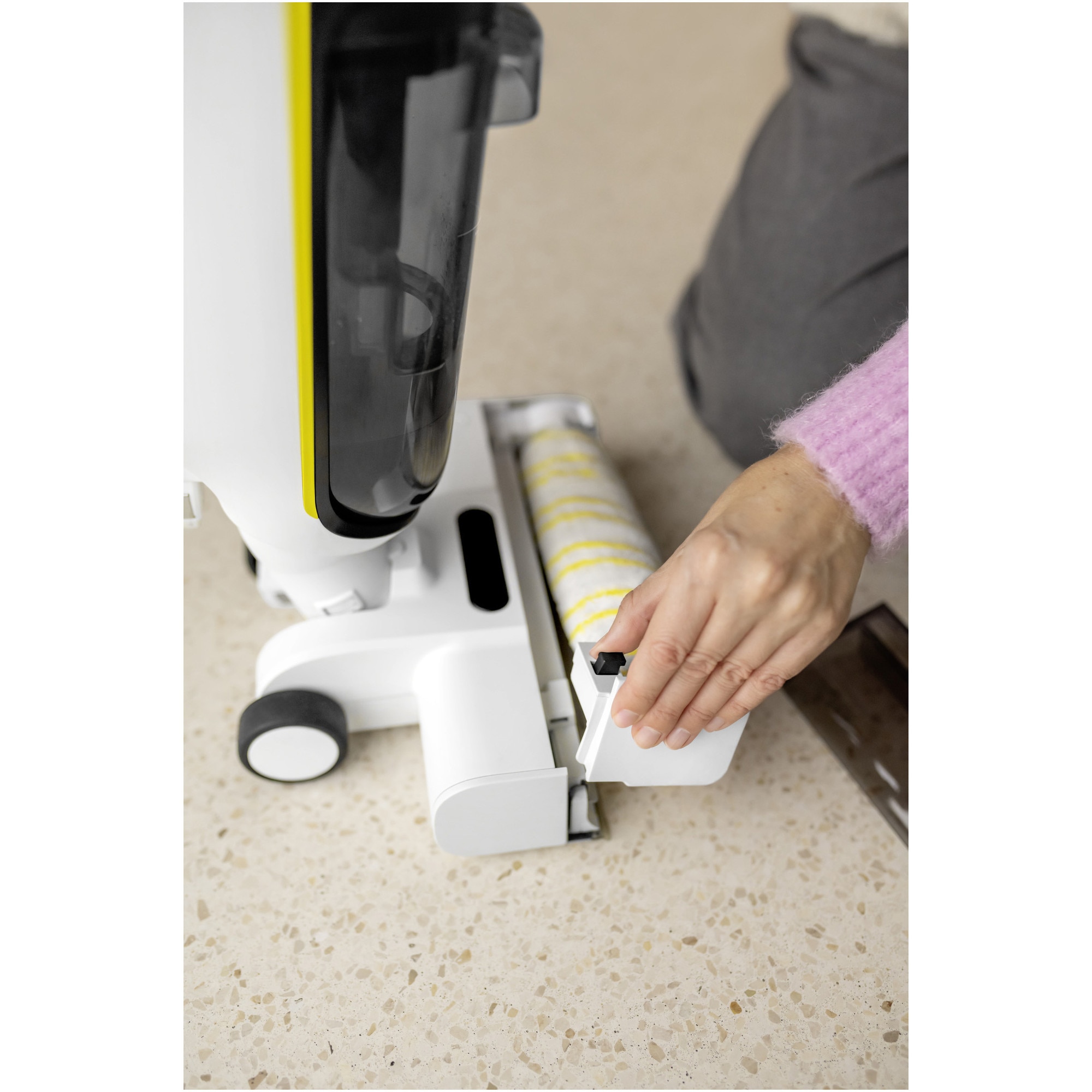 Aspirator vertical cu spalare Karcher FCV 4 Dry *EU 1.056-135.0