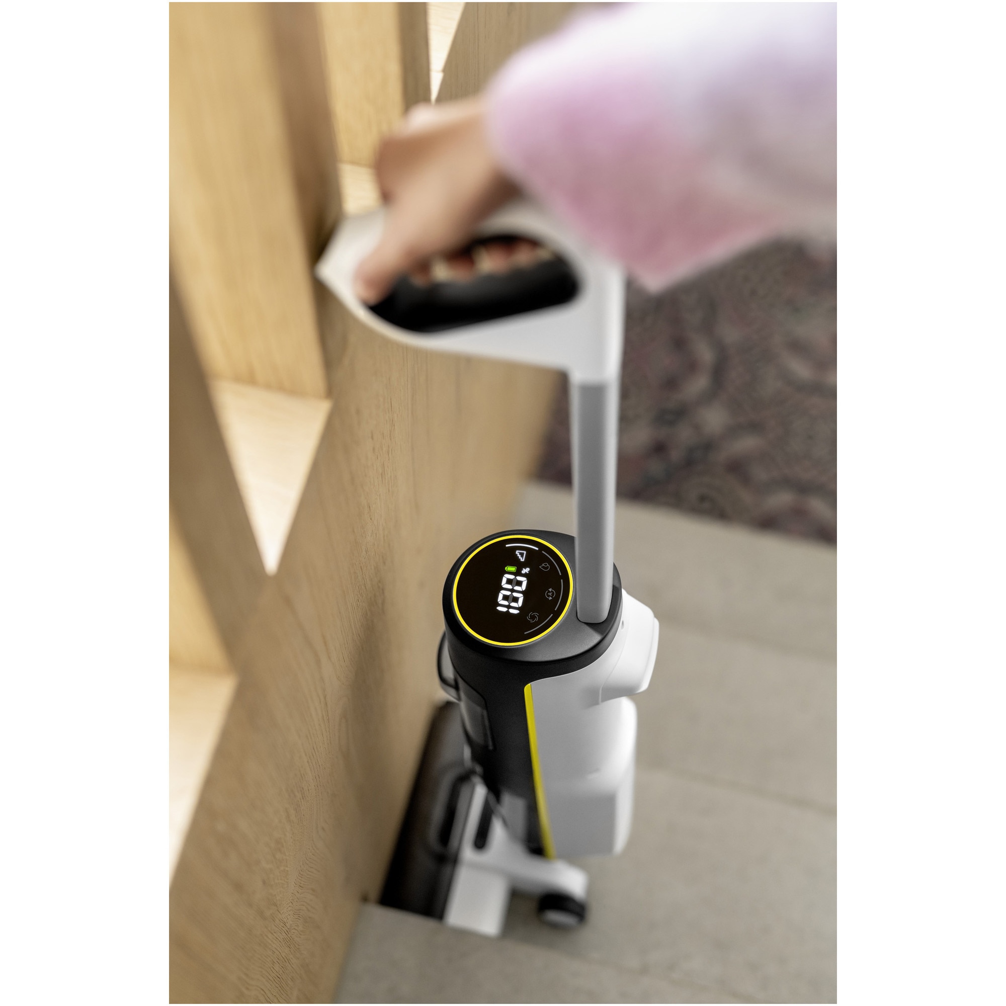 Aspirator vertical Karcher FCV 4 Dry, aspira uscat, aspira umed, spalare, autonomie 30 minute