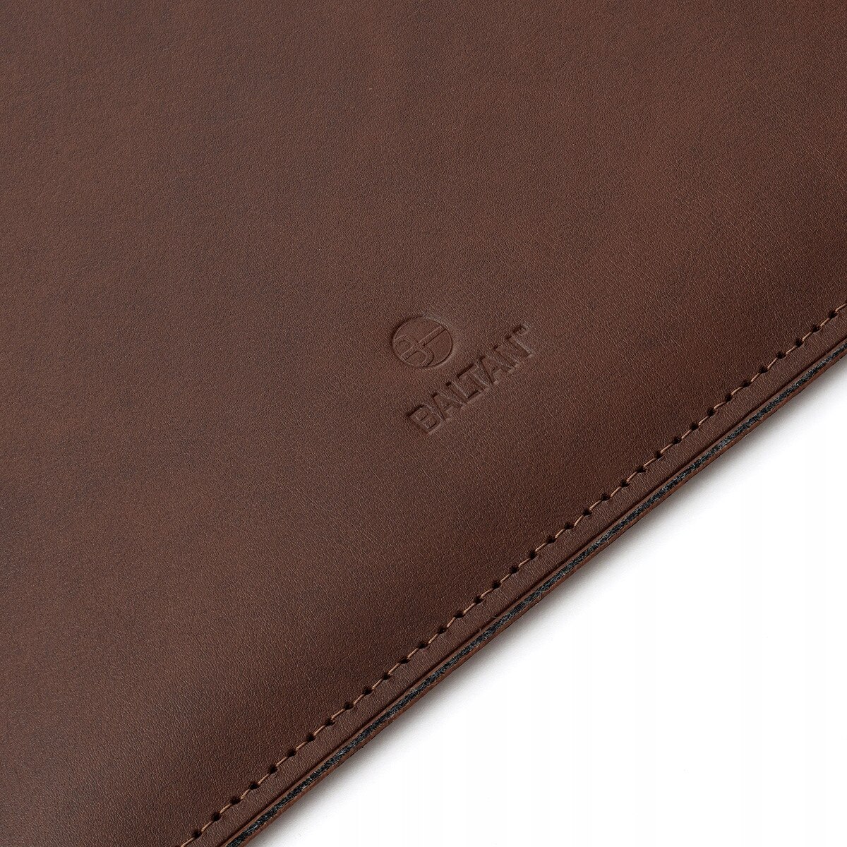 Etui laptop Baltan Sleeve Zip pentru MacBook Pro 14, piele naturala lacuita, cu buzunar pentru documente, culoare: maro inchis