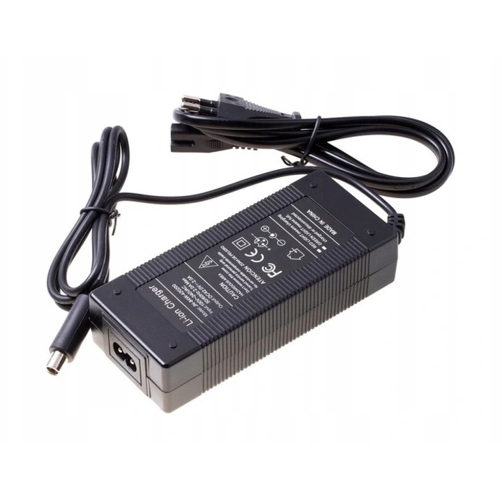 MazanTeam gyorstöltő elektromos rollerekhez, 42V, 2A, fekete, 120x52x32mm