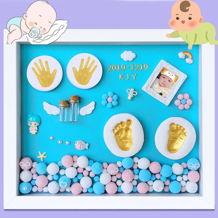 Kit Amprenta Mulaj Manuta Sau Piciorus Bebe si Rama Foto, Swejah, cu Etichete de Scrisori si Lut, Lampi si Ornamente, Usor de Utilizat, Sigur si Ecologic, Fara Toxine, Fara Miros,12.91*10.94*1.31 Inch, Pentru Botez Sau Zi de Nastere, Albastru