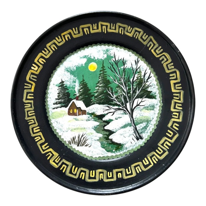 Farfurie decorativa ceramica neagra Marginea - Pictata manual peisaj de iarna cu cabana, 24 cm
