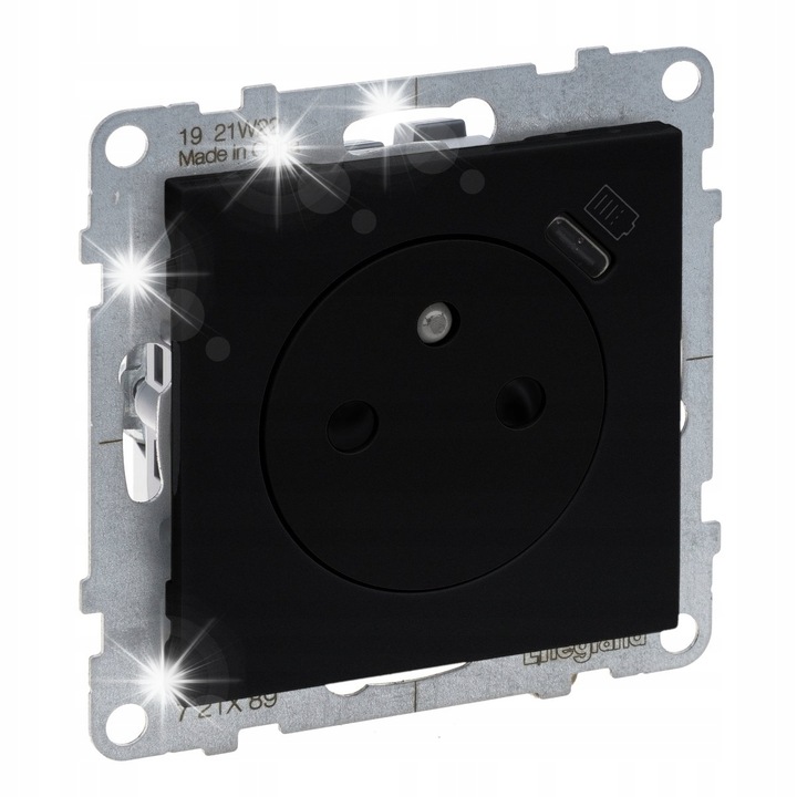 Единичен контакт с USB-C, Legrand, 16A, 250V, черен, тънък монтаж