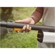 Fiskars akkumulátoros elektromos metszőolló teleszkópos nyéllel fákhoz/kerthez, 12 V, 2.4 - 4 m teleszkópos rúd, Lépésenkénti penge, 32 mm maximális vágási átmérő, Állítható vágófej, Kefe nélküli motor, Töltő és akkumulátor nélkül a csomagban