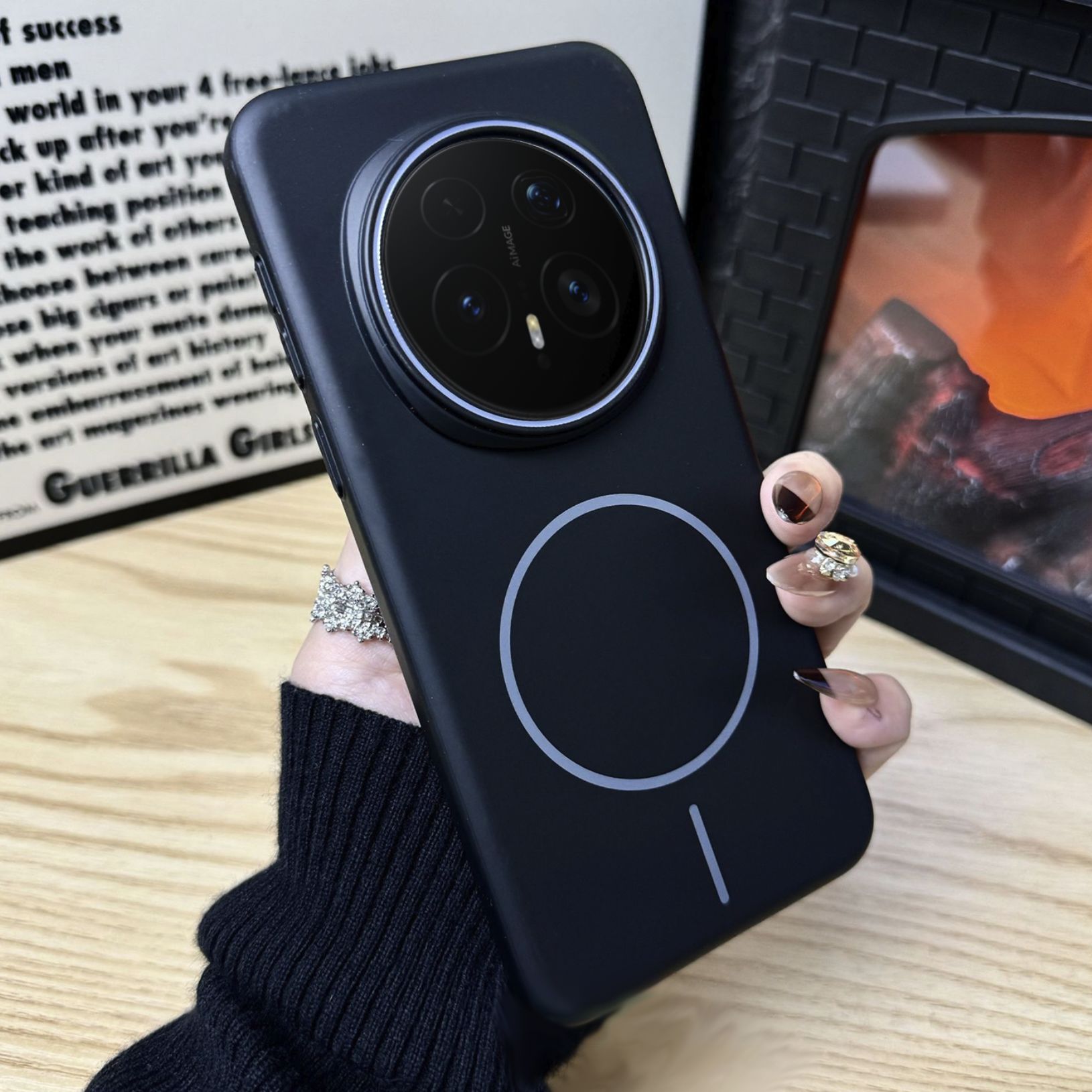 Husa pentru Honor Magic8 Pro, MagSafe, PC cu finisaj catifelat, margini suprainaltate pentru camera, rezistenta la caderi, negru