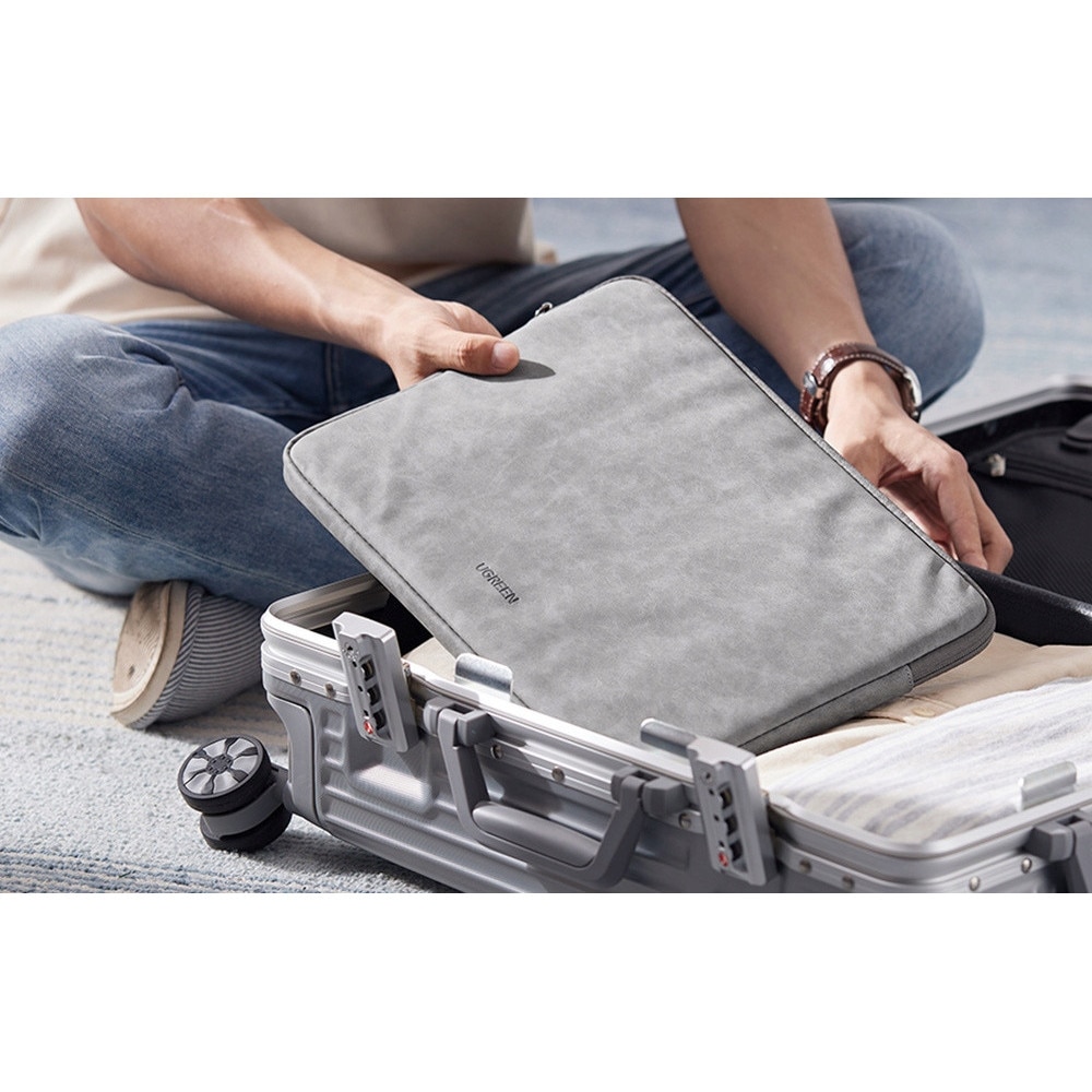 Husa laptop Ugreen LP187, 14-14,9", piele impermeabila, 3cm, usoara
