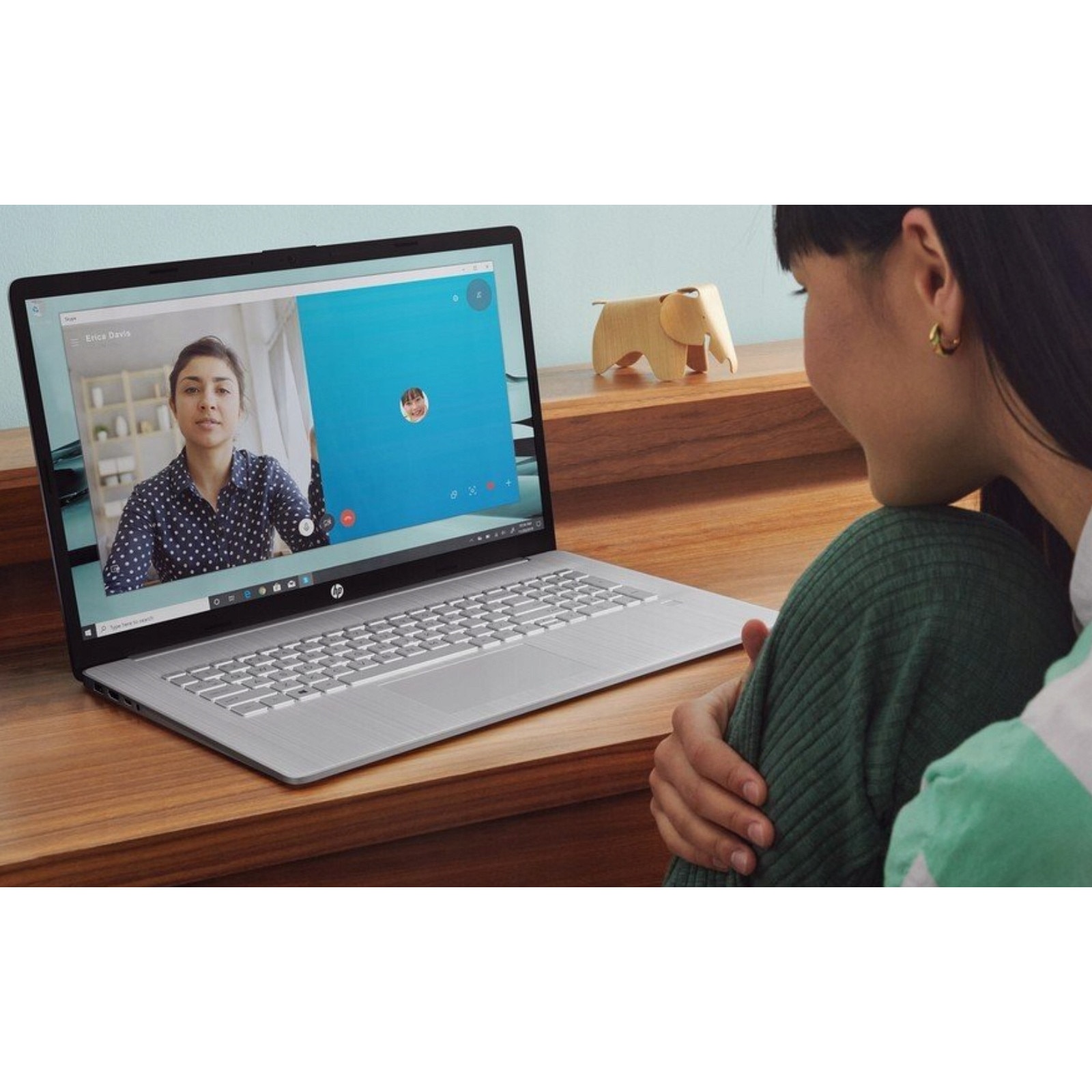 Laptop HP 17-CN3003CA, Intel Core i5-1334U, 32GB 1TB SSD, 17 