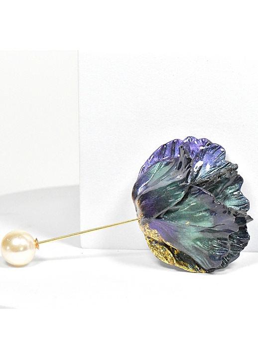 Brosa NARRU Dalia, in forma de floare, cu perla sintetica