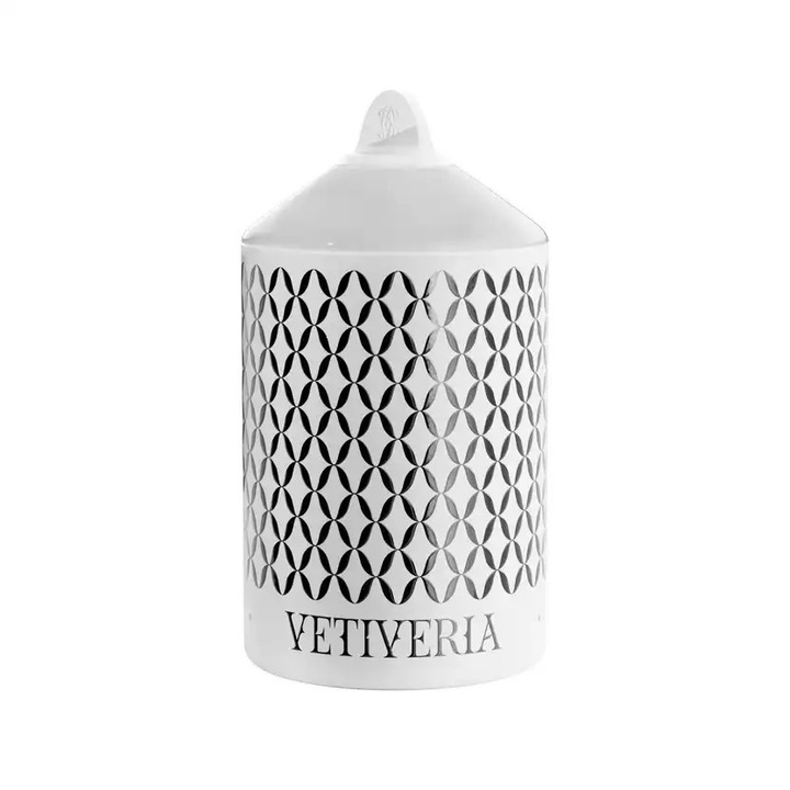 Lumanare parfumata premium COMMUNE, Vetiveria Lux, parfum tabacco, vetiver si tamaie, 100% ceara soia si albine, ardere 60 ore, recipient din aluminiu si onyx, fabricata in Marea Britanie, 400 gr
