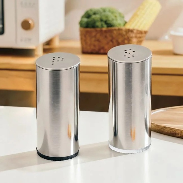 Set solnita si pipernita inox argintiu dimensiuni compacte