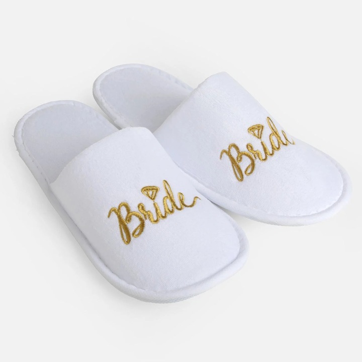 Női zárt fehér bársony papucs "Bride" Egy méret