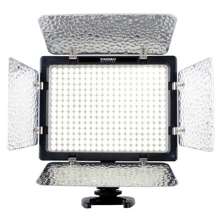 Yongnuo YN-300III LED lámpa, változtatható színhőmérséklet 3200-5500K, 300 LED, teljesítményszabályozás 1-99%, vezeték nélküli vezérlés, fekete