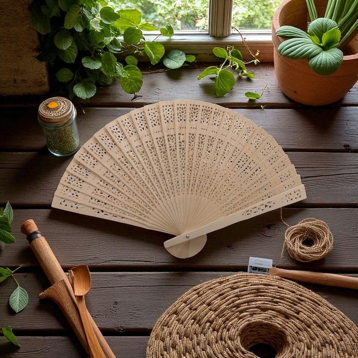 Evantai Elegant din Bambus Natural ANTBRO® – Bej Natur, Model Decupat Premium, Pliabil, Accesoriu Vintage pentru Nunta, Festival, Dans si Evenimente, 20x33 cm