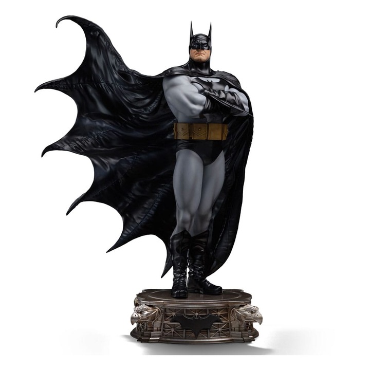 Iron Studios Batman DC Trinity Legacy Replica 1/4 figura, 1/4 méretarányú, ultrarealisztikus, gótikus talppal, fekete/szürke, 1 db, 60 cm