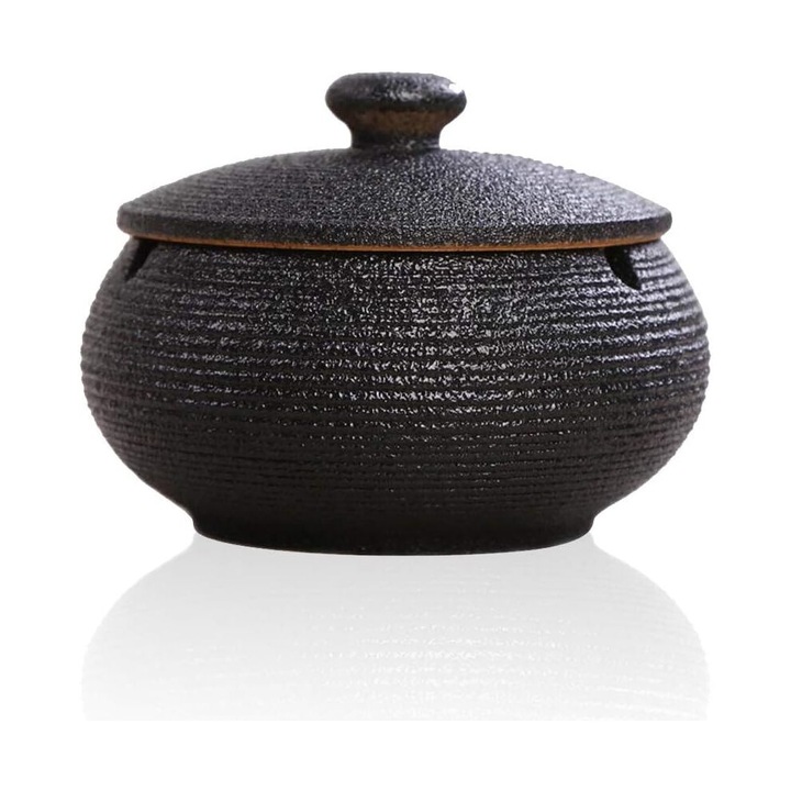 Elegáns kerámia hamutartó fedéllel és csúszásmentes alappal, szélvédelemmel, fehér, 12x8cm