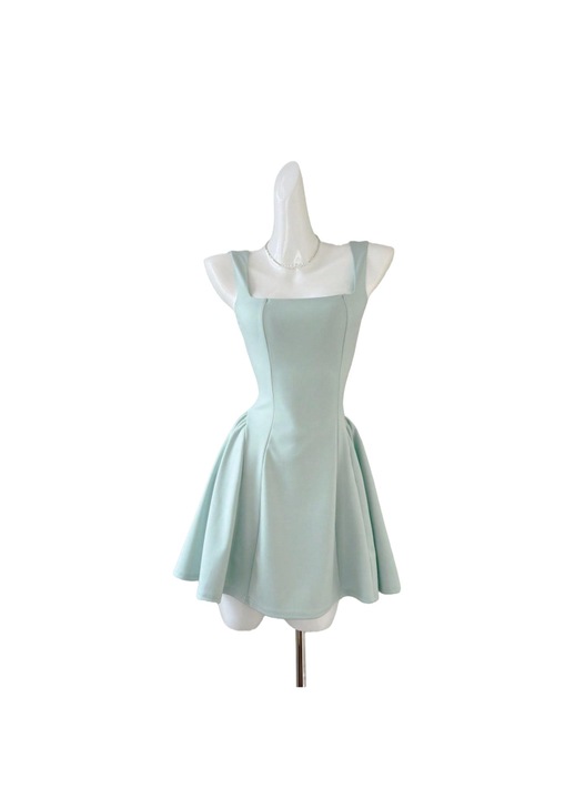 Rochie scurta, tip furou, talie aurie, decolteu despicat, verde, fabricata din material usor