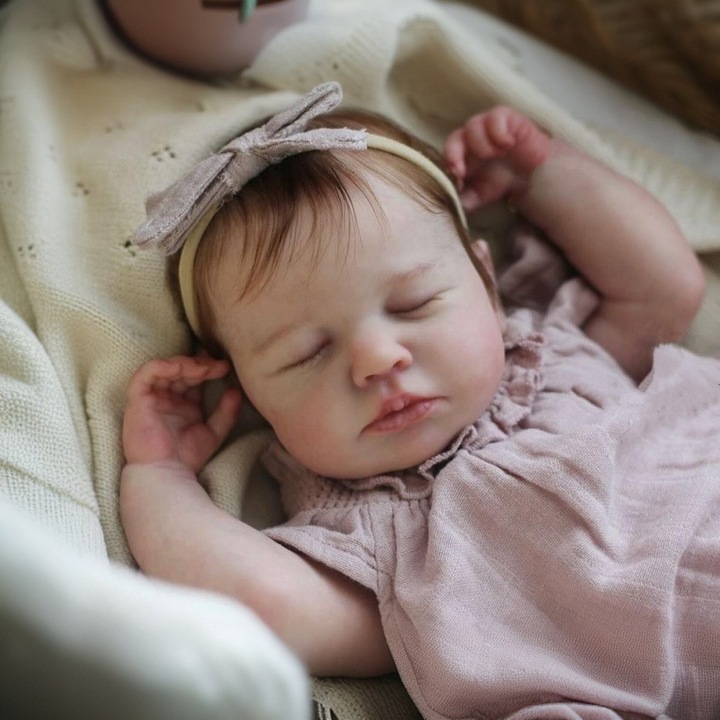 Szilikon reborn baba, élethű kislány, 19inch 48cm, KsiTig, 1,2kg, Lila, szett ruhákkal és kiegészítőkkel
