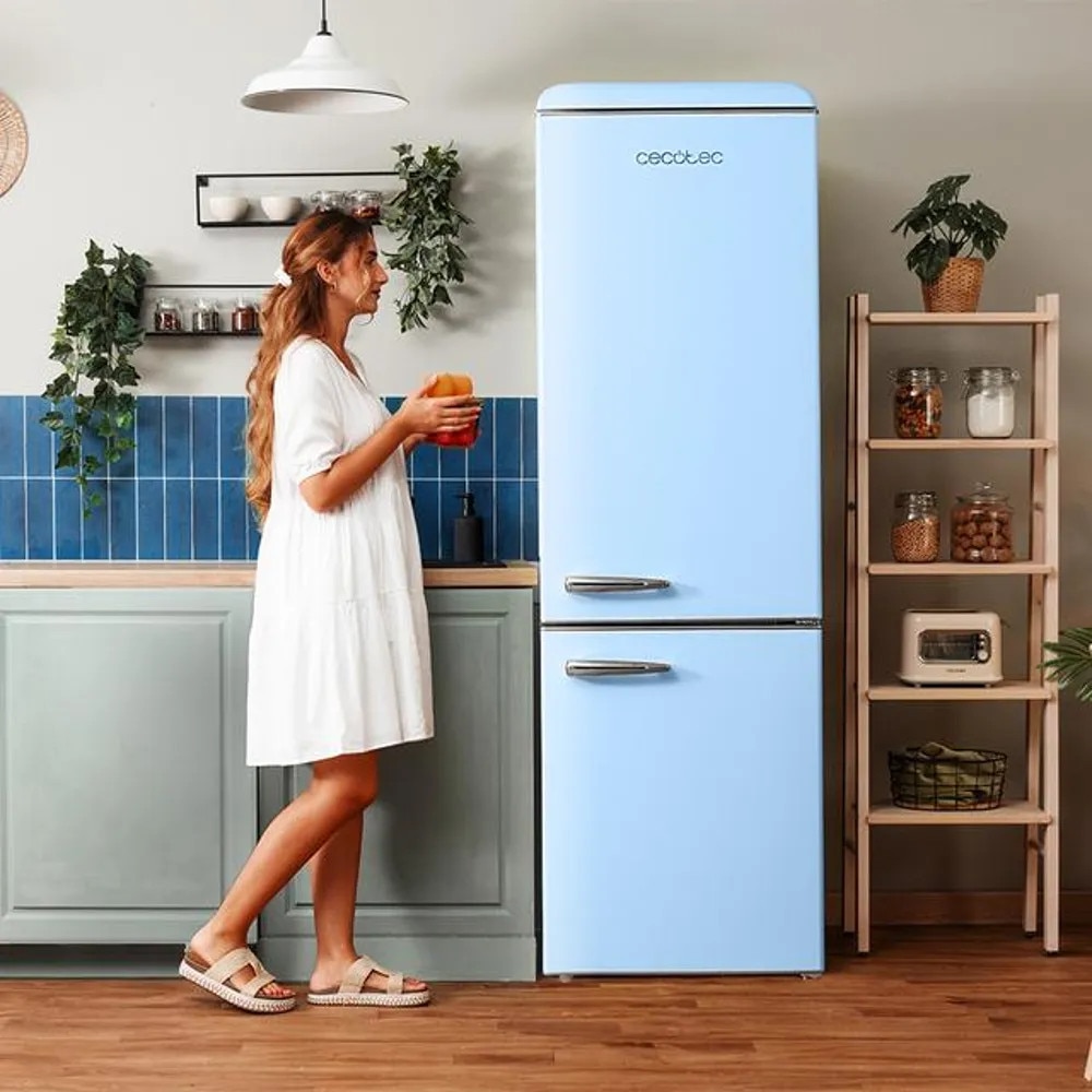 Combina frigorifica Retro Cecotec, Bolero CoolMarket Combi Origin, 300 litri, H 191.5 cm, congelator 84 litri, racire ventilata, compartimentare optimizata, termostat mecanic, 3 rafturi sticla ajustabile, Crisper Box, Big Box congelator, blue pastel