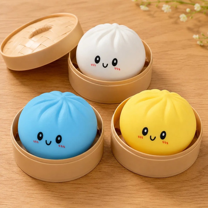 BEST PICK® Squishy Bao stresszoldó játék kosárban, Kínai gombóc modell, Ultra puha, lassú visszatérésű textúra, Véletlenszerű szín, Méretek 10x10cm, Gyermekeknek és felnőtteknek