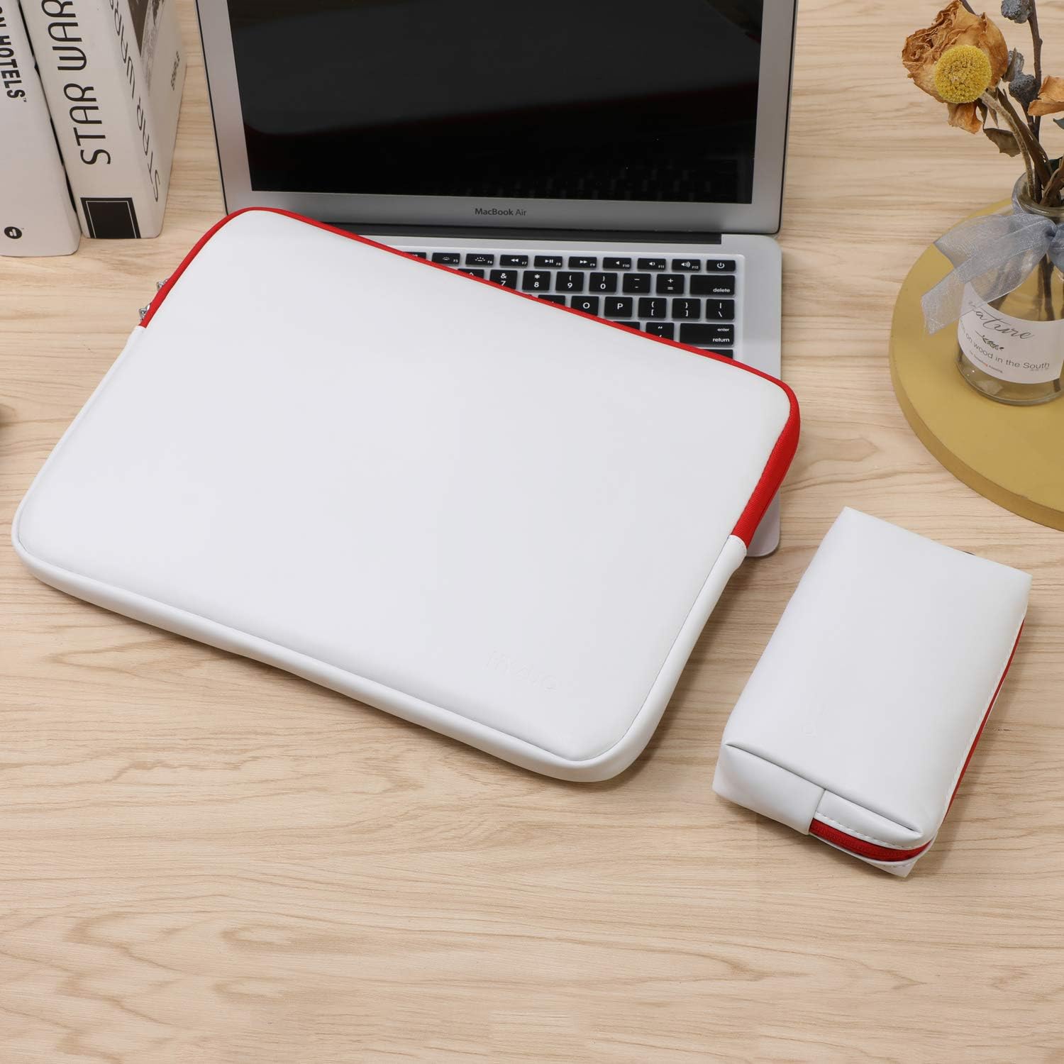Husa laptop tableta 13.5 inch ecopiele alb-rosu cu husa accesorii