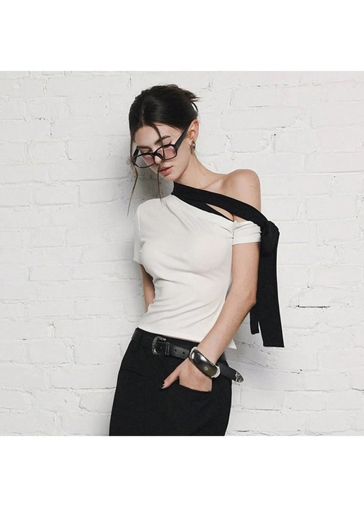 Tricou dama, guler oblic, alb/negru