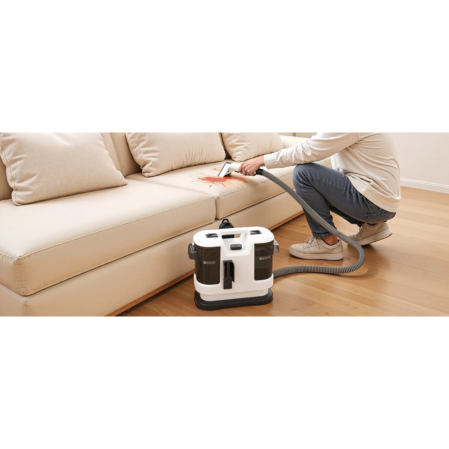 V6, Aspirator cu spalare pentru covoare si tapiterie, 15 kPa Putere de aspirare, 450 W, Rezervor dublu 1, 5 l, De mana, Furtun 1, 7 m, Negru