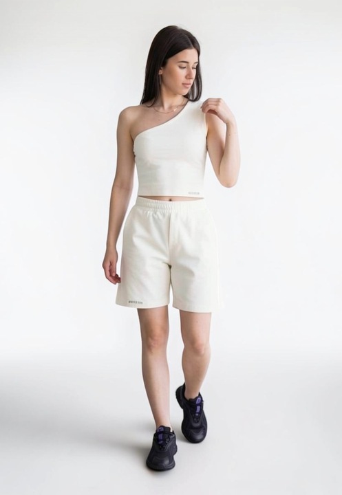 Set de vara, Dama din bumbac premium, top cu umar gol si pantaloni scurti, Alb