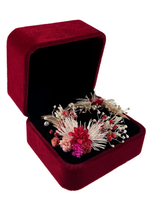 Cutie inel catifea cu flori conservate, handmade, 7.5x6.5x5.5cm